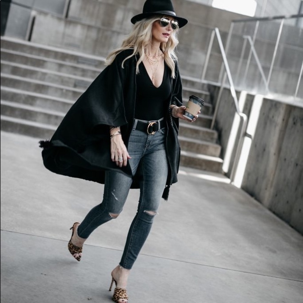 Capelet/ Poncho